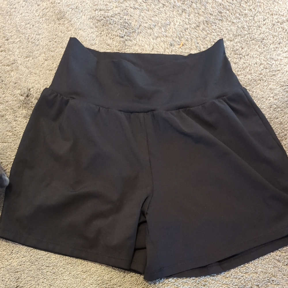 HALARA Women's High-Waisted Black Shorts